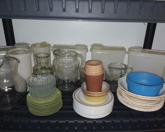Tupperware and kitchen items 
