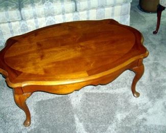 Thomasville Queen Anne coffee table.