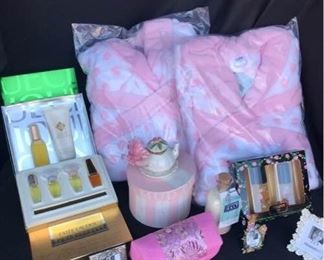 Este Lauder, Ultra Robes, Poova, Frames, etc