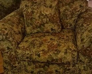 OVER SIZED FLORAL CHAIR