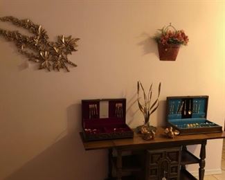 GOLD FLATWARE