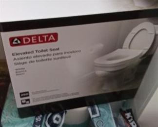 Elevated toilet seat