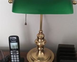 Desk lamp