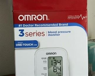 Omron 3 Series Upper Arm Automatic Blood Pressure Monitor One-Touch
