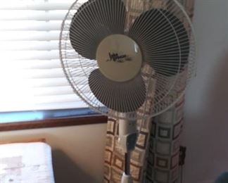Standing fan