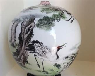 Asian Vase https://ctbids.com/#!/description/share/208970