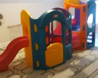 Little Tikes Child's Jungle Gym https://ctbids.com/#!/description/share/214009