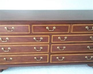 Thomasville Wooden Dresser with 9 drawers https://ctbids.com/#!/description/share/213175