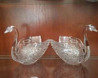 Pair of Crystal Swan https://ctbids.com/#!/description/share/212918