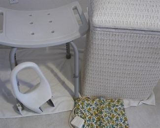 Bathroom Collection #2 https://ctbids.com/#!/description/share/216855