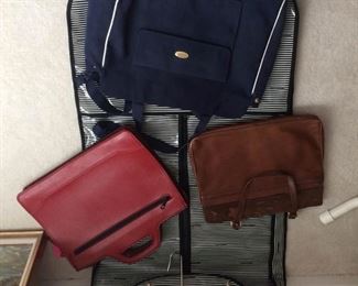 Collection of Bags https://ctbids.com/#!/description/share/216856