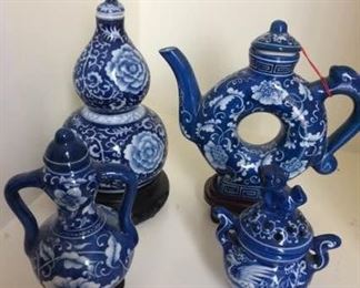 Collection of Small Asian Items https://ctbids.com/#!/description/share/208974