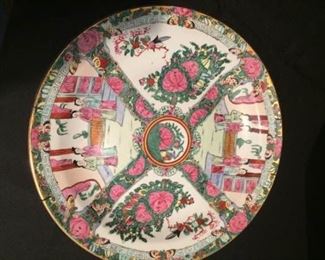 Set of three Asian themed decorative plateshttps://ctbids.com/#!/description/share/212900