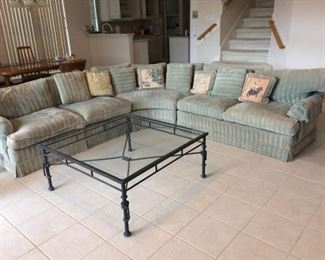 Large Modular Sofa Set- Multiple Configurations https://ctbids.com/#!/description/share/212914