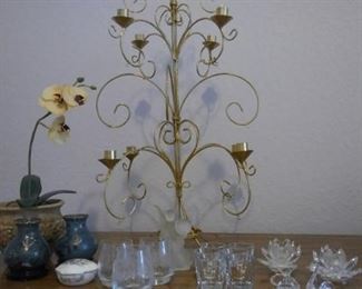 Crystal style glasses and decorations https://ctbids.com/#!/description/share/213179