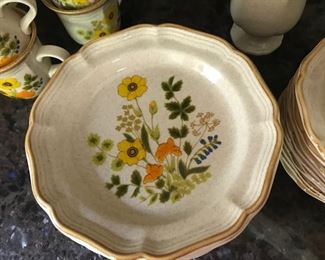 In Great shape. Mikasa Stoneware