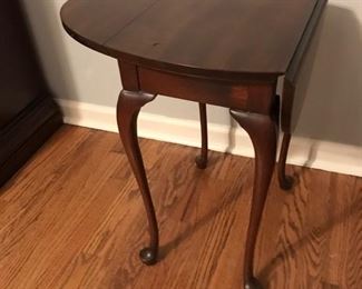 Nice Little Drop Leaf Table. Great for bedside lamp etc