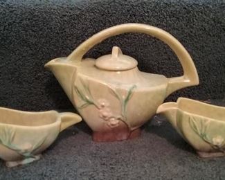 Roseville Teapot, Creamer/ Sugar