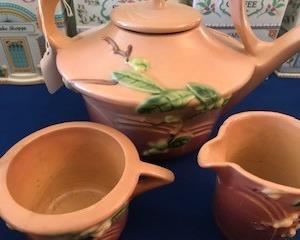 Roseville Teapot, Creamer/ Sugar