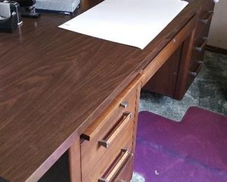 Alma Desk Co. - Administrator