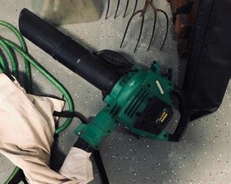 leaf blower