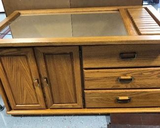 dresser with mirror