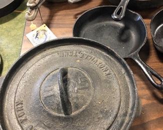 Knox Stove works cast iron pot with lid