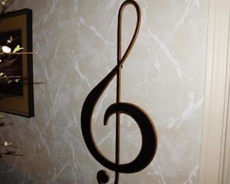 Music symbol wall decor