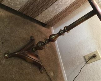 Sweet base of lamp, nice brass, can change out shade for a different look
