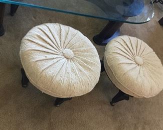 Nice extra seating shown rolled out from coffee table