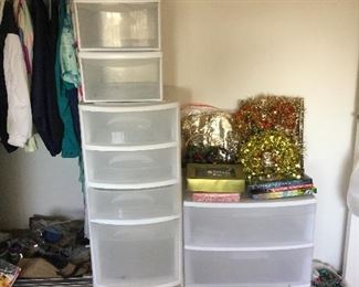 Even more storage in the seasonal room