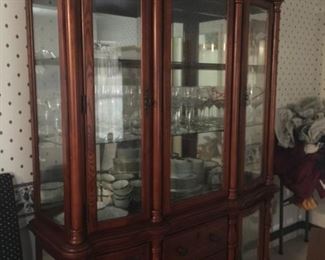 china cabinet top &bottom lights up