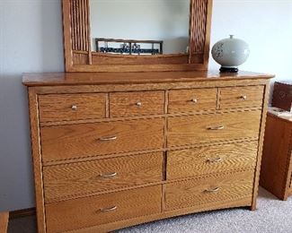 Dresser w mirror, matches night stands and lingerie chest