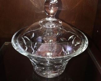 Covered candy dish