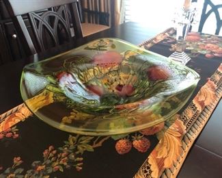 Check out the art glass bowl - so beautiful and so is the runner on this dining table!