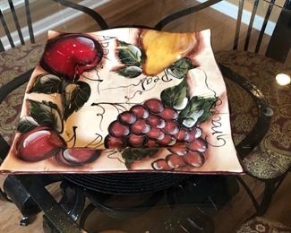 Centerpiece plate with fruit