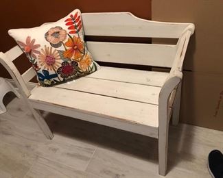 Sweet bench - perfect for the laundry where you can put on and take off your shoes before or after coming home