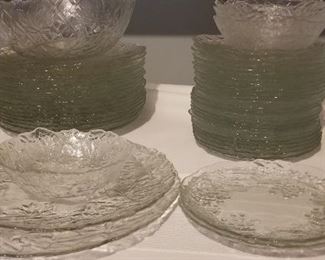 Grapevine Pattern Glass Dishes https://ctbids.com/#!/description/share/216037