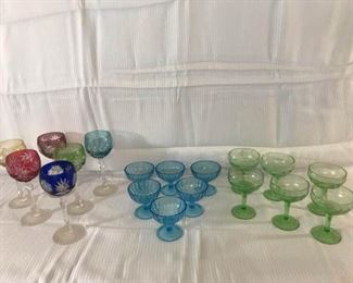 Assorted Colored Glassware https://ctbids.com/#!/description/share/214289