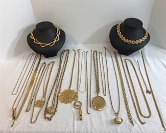 Assorted Costume Gold Tinted Necklaces https://ctbids.com/#!/description/share/214326