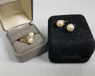 14 Karat Gold Ring; Real Pearls, Pair of Pearl Earrings 14 Karat Post https://ctbids.com/#!/description/share/214359