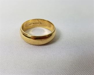 14-Karat Gold Band Ring https://ctbids.com/#!/description/share/214372