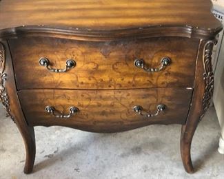 Side table with drawers https://ctbids.com/#!/description/share/214236