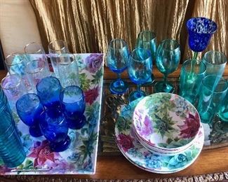 Serving Tray and Assorted Glassware https://ctbids.com/#!/description/share/214250