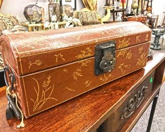 Antique leather pillow box in really good condition @ $95