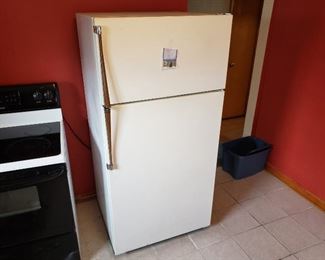 Kenmore Refrigerator https://ctbids.com/#!/description/share/216048