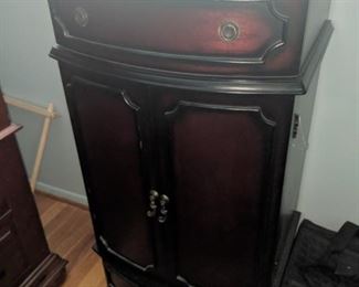 $90 Jewelry chest