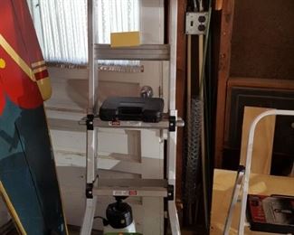 Aluminum Adjustable Ladder.