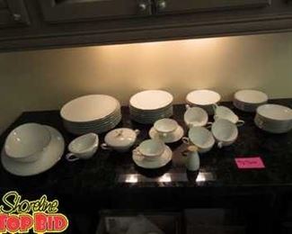 Noritake Dish Set