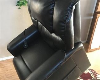 adjustable handicap lift chair